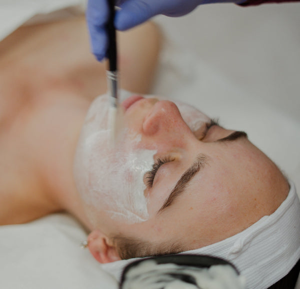 Rosto - Limpeza profunda - Hidratação completa.