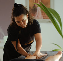 Carregar imagem no visualizador da galeria, Corpo - Massagem terapêutica e bem estar